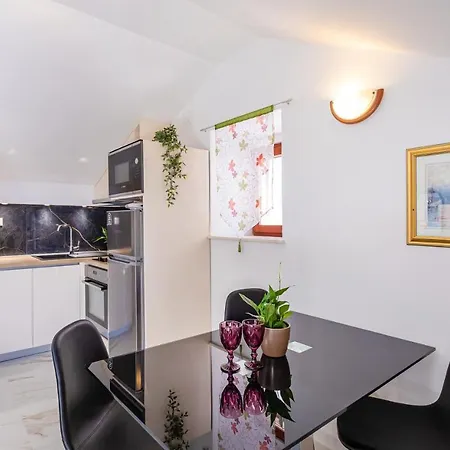 Apartment Ana Mlini