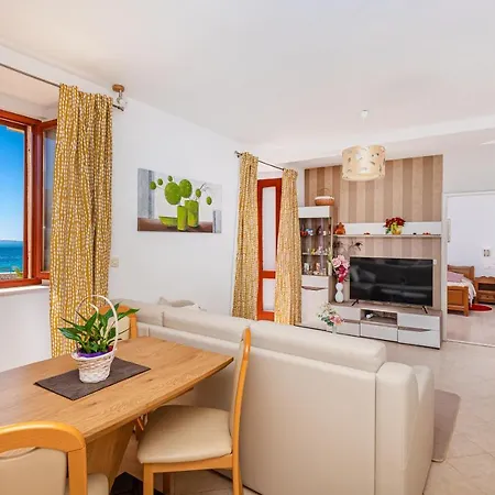 Ana Apartment