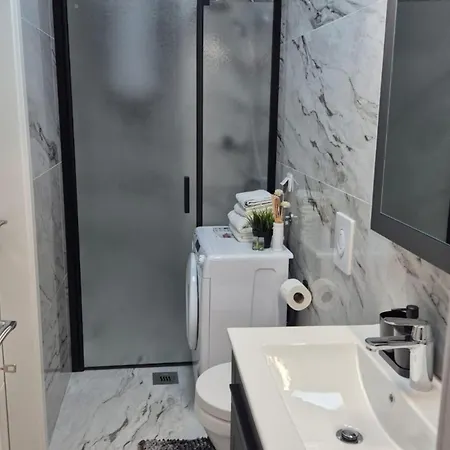Ana Apartment *