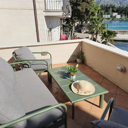 Apartment Ana *