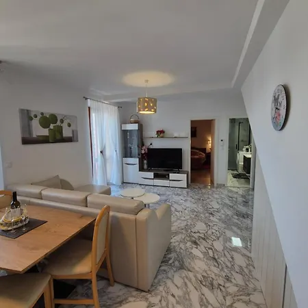 Apartment Ana Mlini